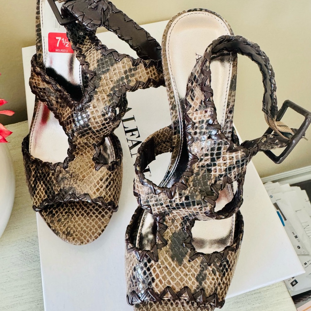 Alfani Snakeskin Pattern Sandals - Brown and Black 7.5 NEW